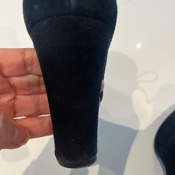 Stuart Weitzman Catch Suede Ankle Tie Boots Black - Size 8 - Picture 9 of 13